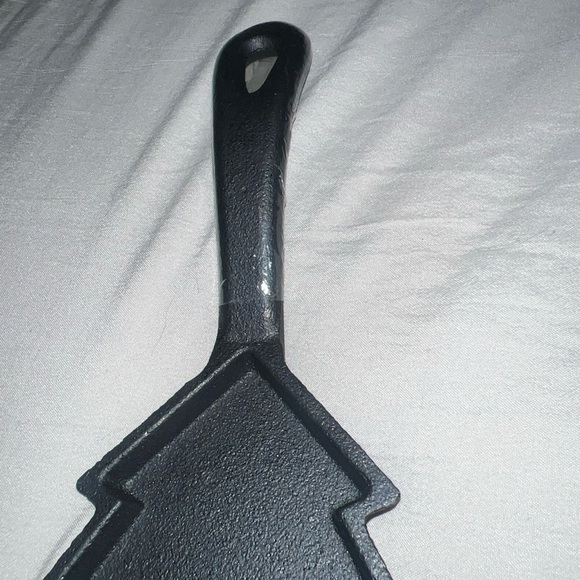 Cast Iron Christmas Tree Cookie or Pancake Mold Brand New Skillet Black - Picture 5 of 5